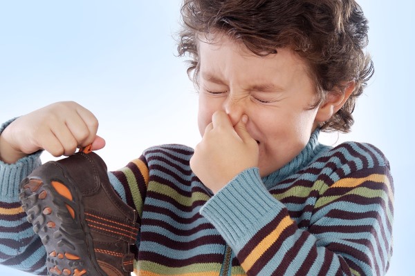 7 простых способов избавить обувь от неприятного запаха