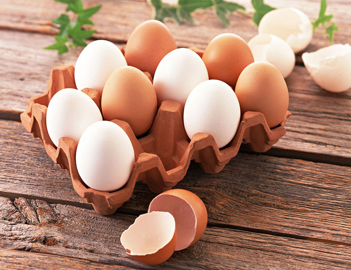 В куриных яйцах содержится целый ассортимент витаминов