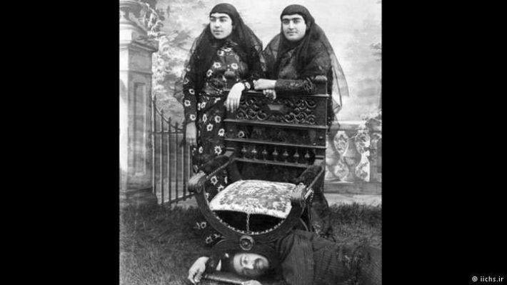 Этих жен иранских шахов трудно назвать красавицами